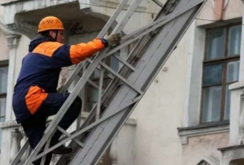 Приехали — звонят в дверь — не открывают. МЧС через балкон вламываются ...