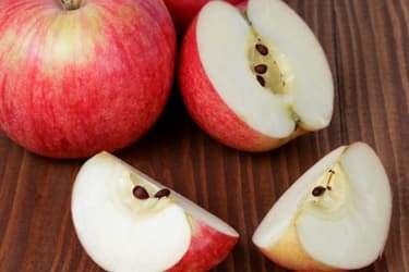 1800ss_getty_rf_apple_seeds.jpg?resize=375px:250px&output-quality=50
