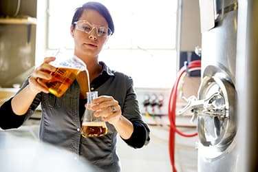 493ss_getty_rf_brewery_worker_testing_beer.jpg?resize=375px:250px&output-quality=50