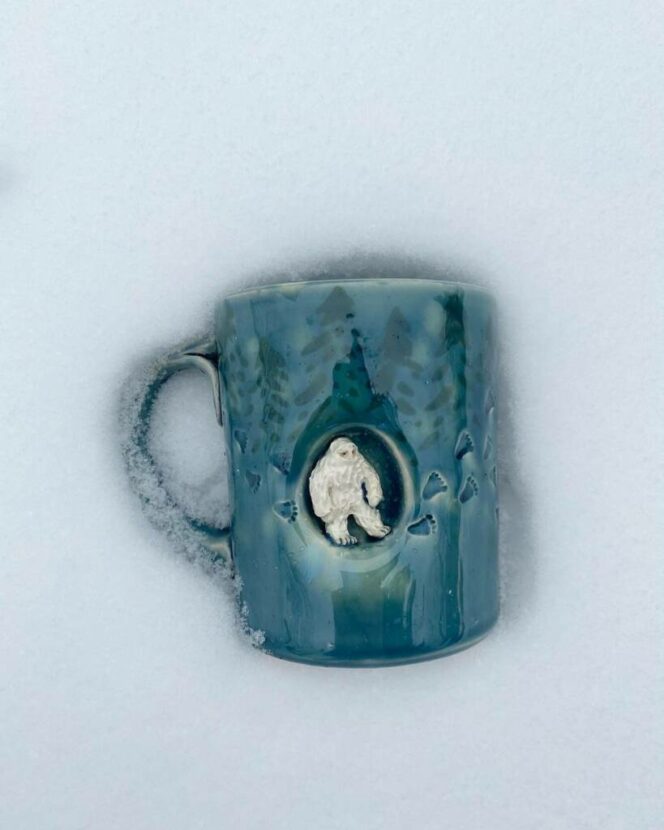 15 Charming Mugs With a Nook for Tiny Animals. Each of Them Is Special