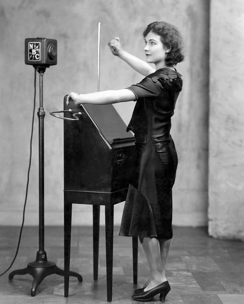 Alexandra Stepanoff playing the theremin