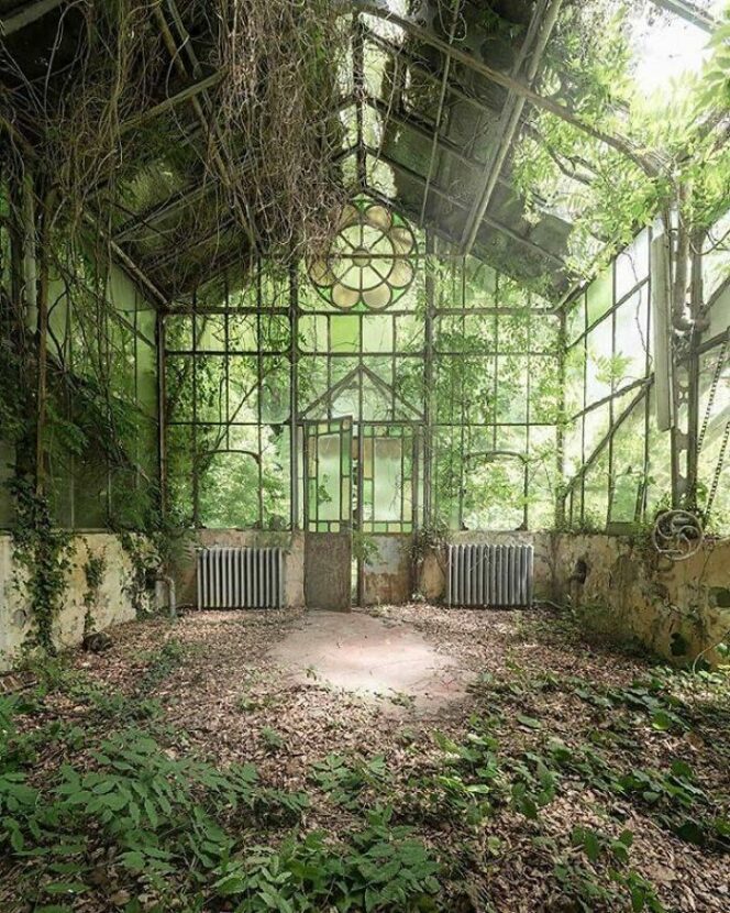 23 Abandoned Places with Horror-Movie Atmosphere