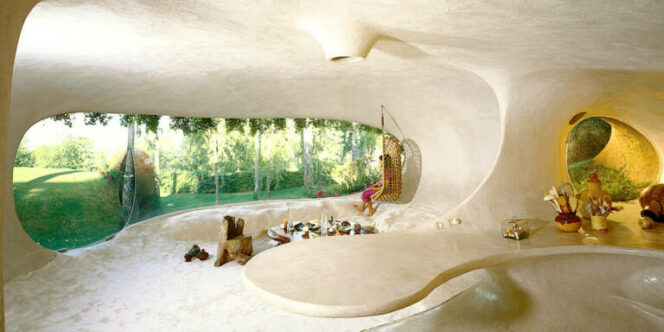 A House Hidden in the Ground Looks Like the Hobbits’ Place. Its Interior Takes You to Another Dimension!
