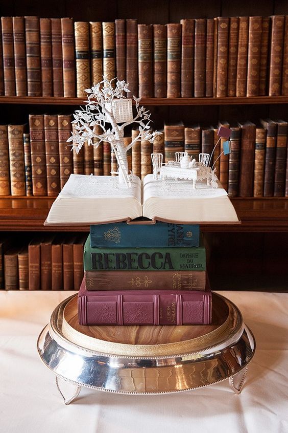 17 Fantastic Cake Ideas for Bookworms