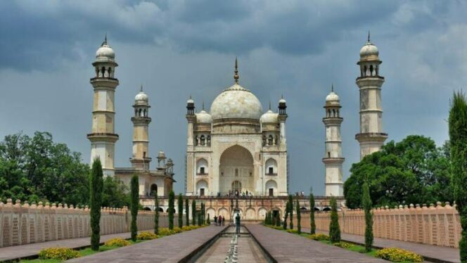 10 World-Class Monuments That Have Their Twins. And They Look Just as Spectacular!
